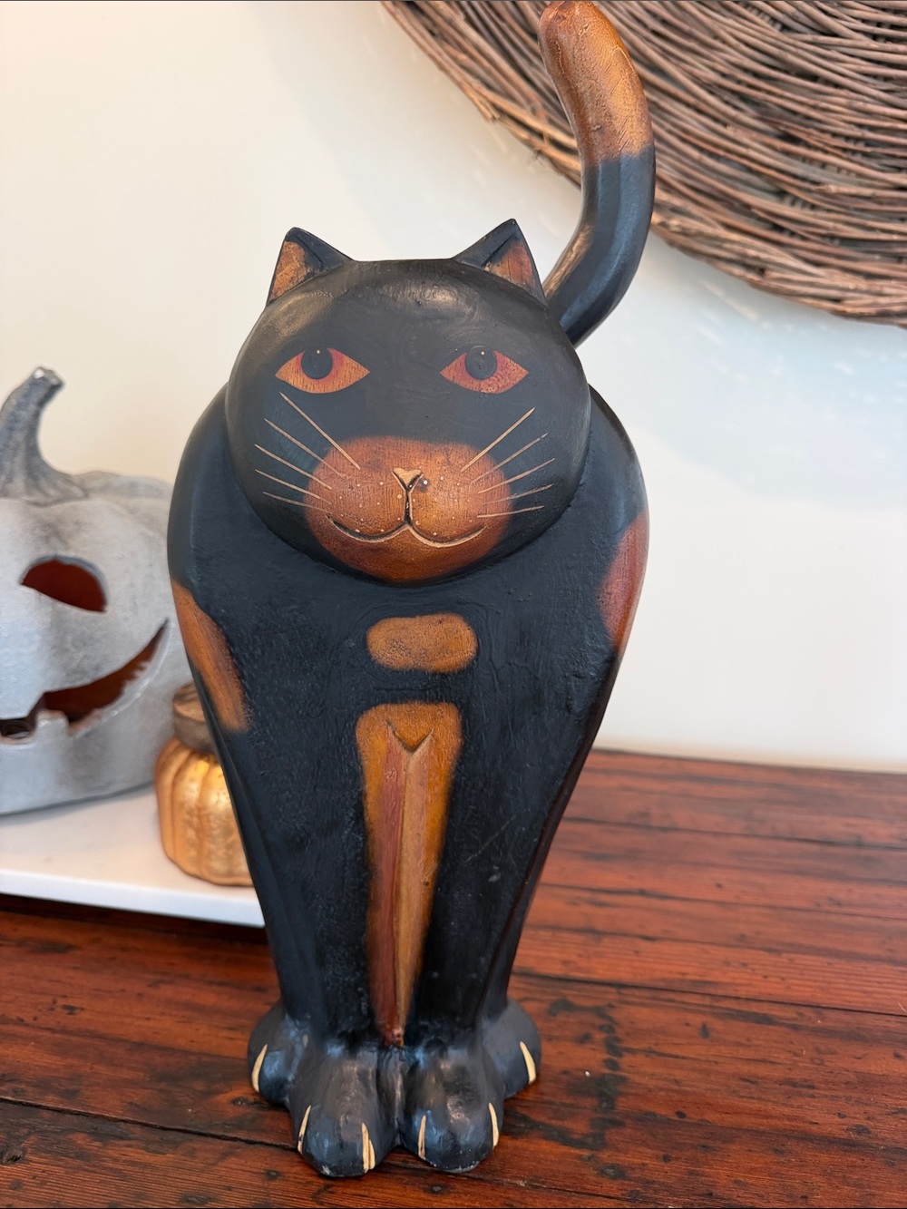 Vintage Hand Carved Folk Art Pier 1 Black and Brown Painted Cat Statue.